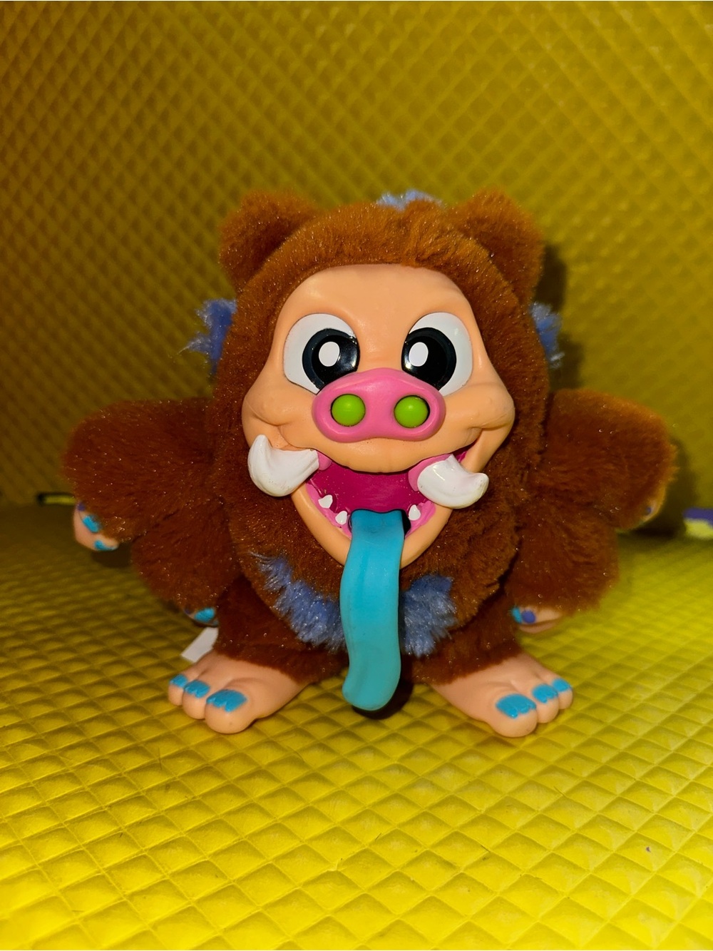 Crate Creatures Surprise Snort Hog Plush Figure Monster MGA 2017 Toy (70 chars)